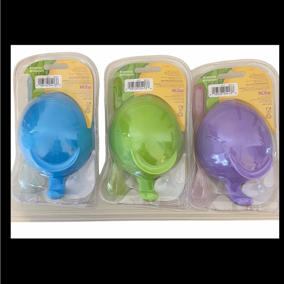 Set of 3 Nuby Non-Skid Feeding Bowl with Lid, Handle & Spoon - Picture 2 of 3
